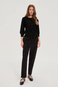 Spodnie w kant z prostymi nogawkami czarne