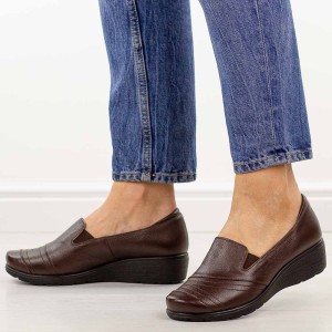 Brązowe Polskie półbuty damskie Gregors 920