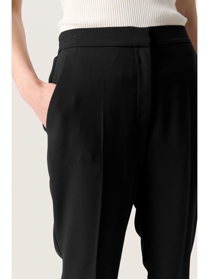 Soaked in Luxury Spodnie "Soaked in Luxury" w kolorze czarnym rozmiar: M