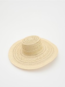 Pleciony kapelusz - kremowy