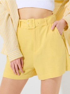 Szorty z domieszką lnu z paskiem - żółty
