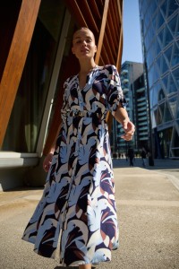 Sukienka z wiskozy granatowa