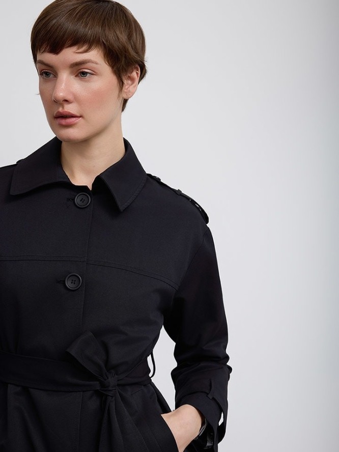 BGN Trencz w kolorze czarnym rozmiar: 40