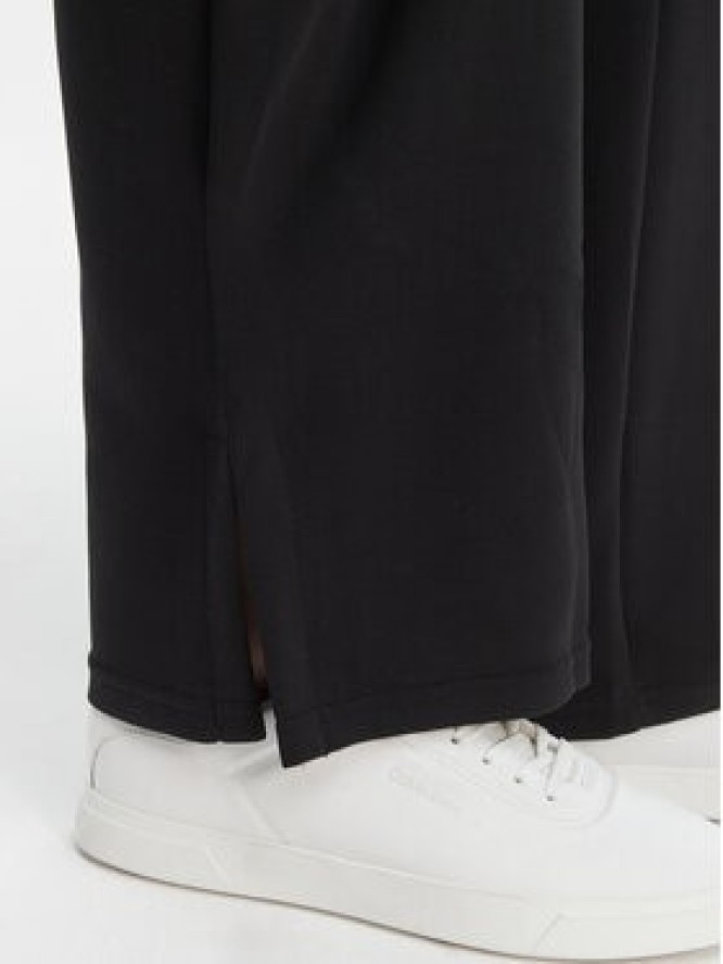 ONLY Spodnie materiałowe Maya 15369156 Czarny Loose Fit