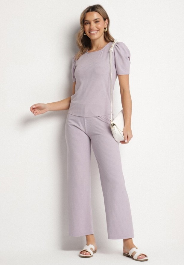 Jasnofioletowy Prążkowany T-shirt z Zakładkami przy Rękawach Kolanovia