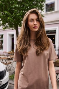 T-shirt z bawełny beżowy