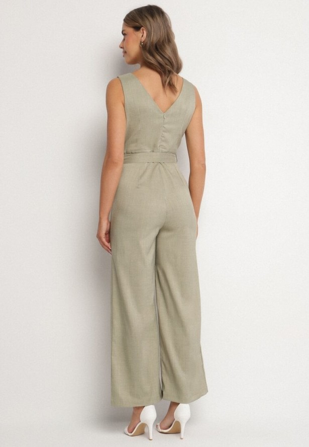 Jasnozielony Kombinezon Taliowany z Kopertowym Dekoltem i Paskiem z Klamrą Ronivae