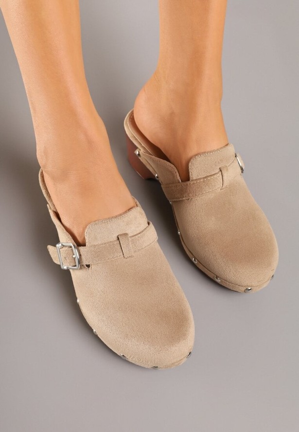 Ciemnobeżowe Klapki na Obcasie w Stylu Chodaków z Klamrą Ellatis
