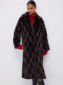 Płaszcz z imitacji futra - ciemnobrązowy