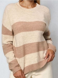 Sweter w paski - wielobarwny