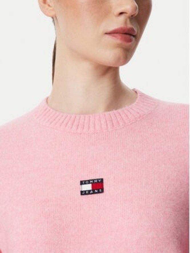 Tommy Jeans Sweter Fluffy Badge DW0DW23831 Różowy jasny Regular Fit
