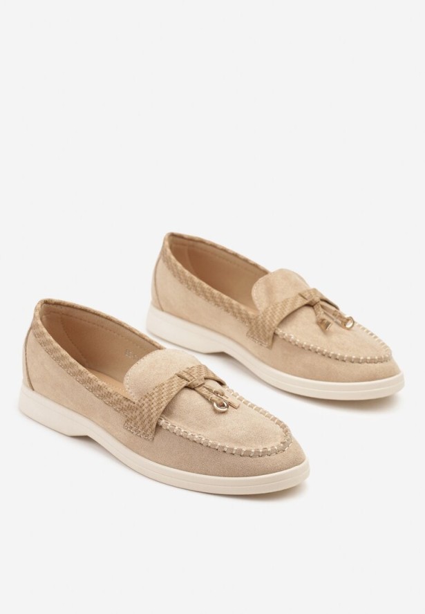 Ciemnobeżowe Mokasyny Ozdobione Metalicznymi Aplikacjami i Geometrycznym Wzorem Raviloria