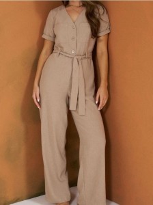 Kombinezon z długimi nogawkami i paskiem - kremowy