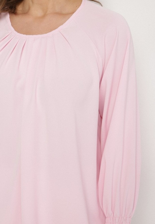 Różowa Bluzka z Ozdobnymi Falbankami Emitta