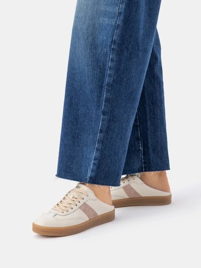 Kremowe sneakersy bez pięty