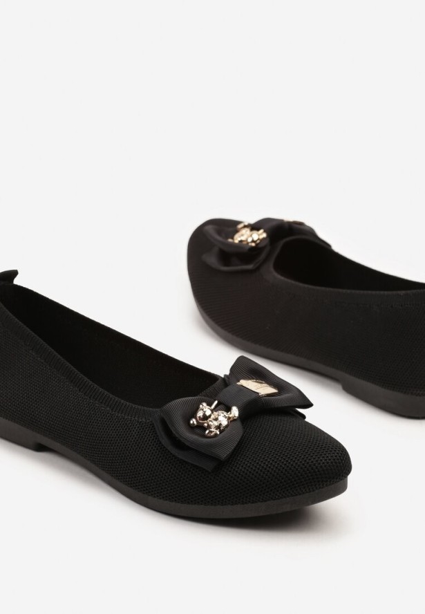 Czarne Balerinki Ozdobione Metalicznymi Aplikacjami i Kokardą Bretella