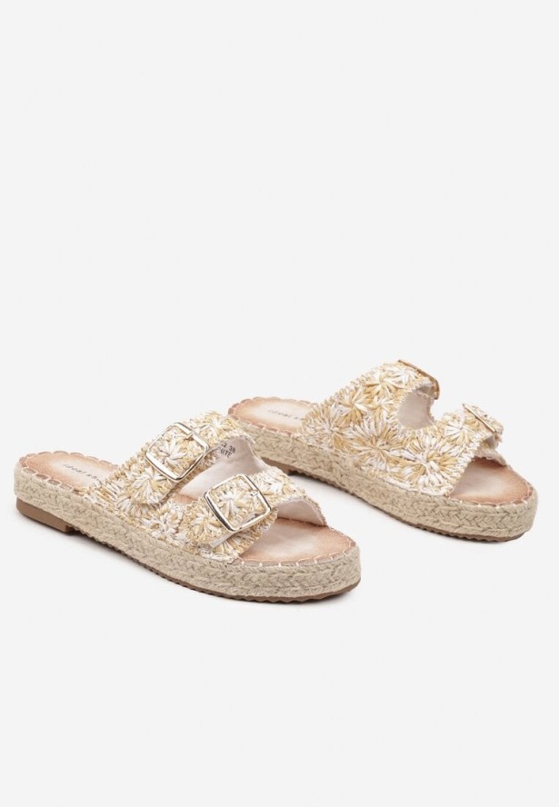 Biało-Beżowe Szydełkowe Klapki Ozdobione Plecionym Sznurkiem i Klamrami Wilanne