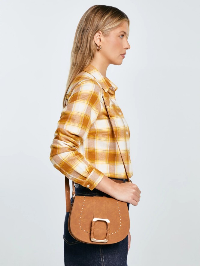 Torebka damska crossbody z ozdobną klamrą i nitami brązowa Lulua 803