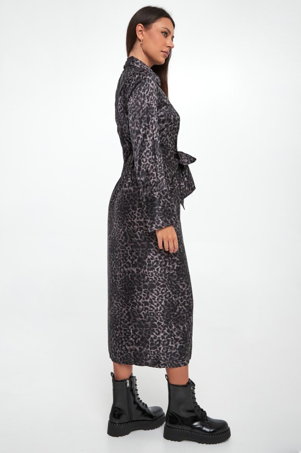 Sukienka szmizjerka w panterkę DKNY