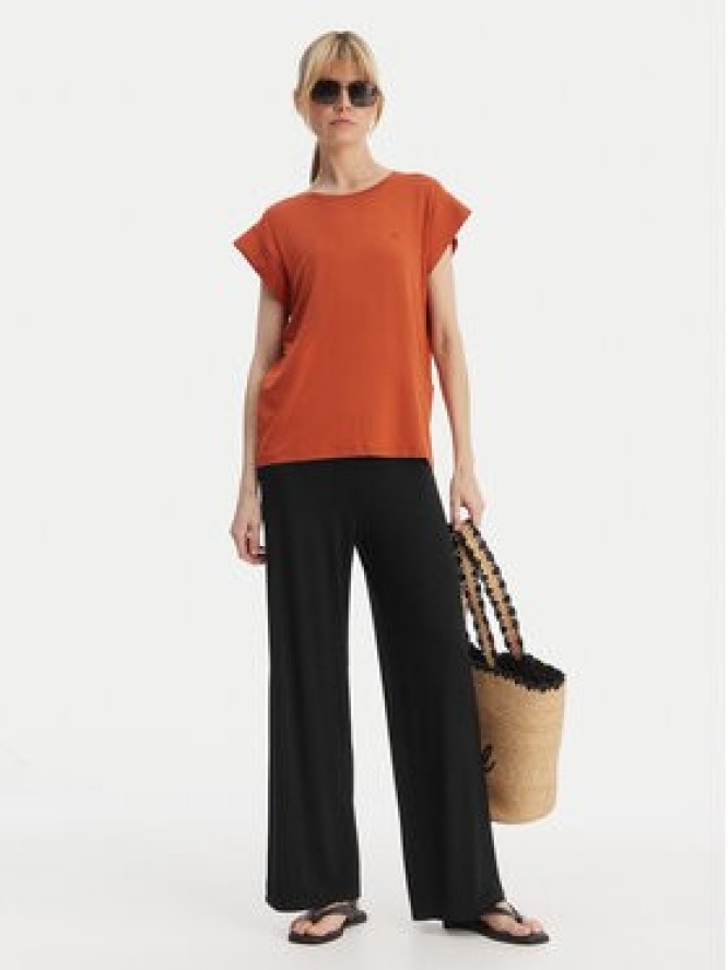 Emporio Armani Spodnie materiałowe EW004075 AF20240 UC001 Czarny Regular Fit