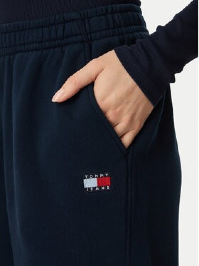 Tommy Jeans Spodnie dresowe Badge DW0DW23536 Granatowy Regular Fit