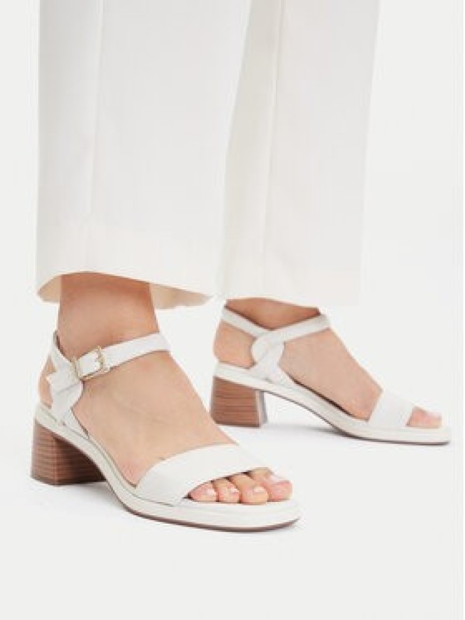 Clarks Sandały Jaylan Ray 26181660 Biały