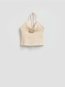 Crochetowy top z kwiatową aplikacją - beżowy