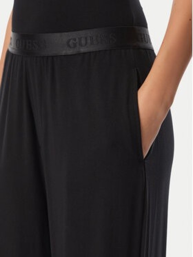 Guess Spodnie dresowe O6BB06 K5060 Czarny Regular Fit