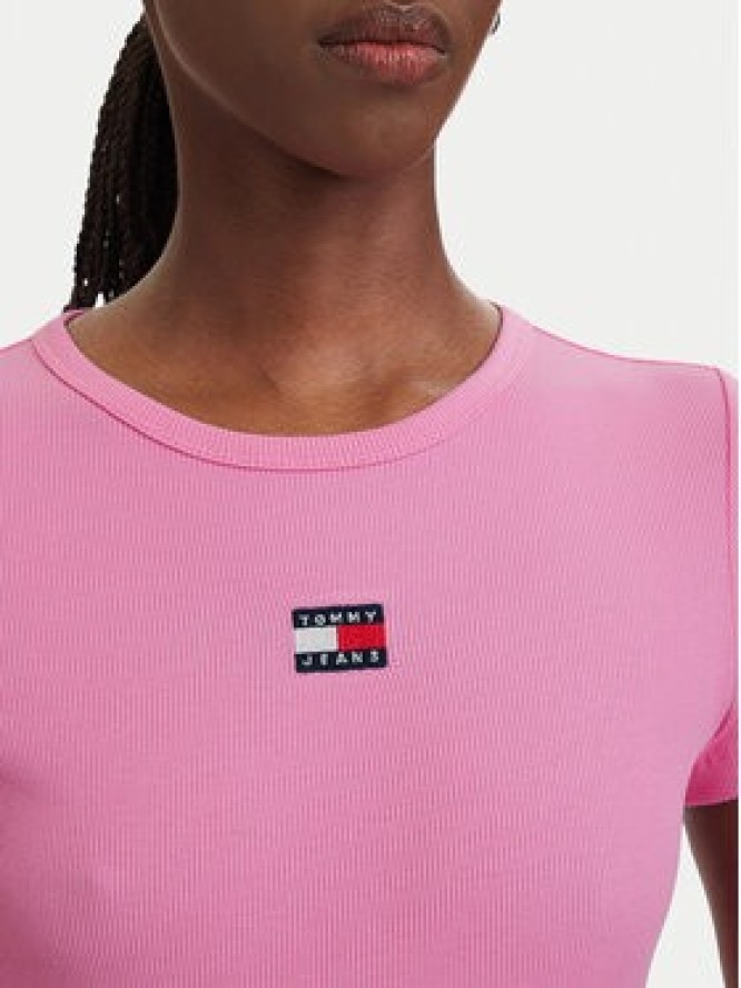 Tommy Jeans T-Shirt Badge DW0DW17881 Różowy jasny Slim Fit