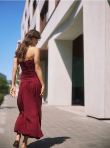 Sukienka maxi z modalem - mahoniowy