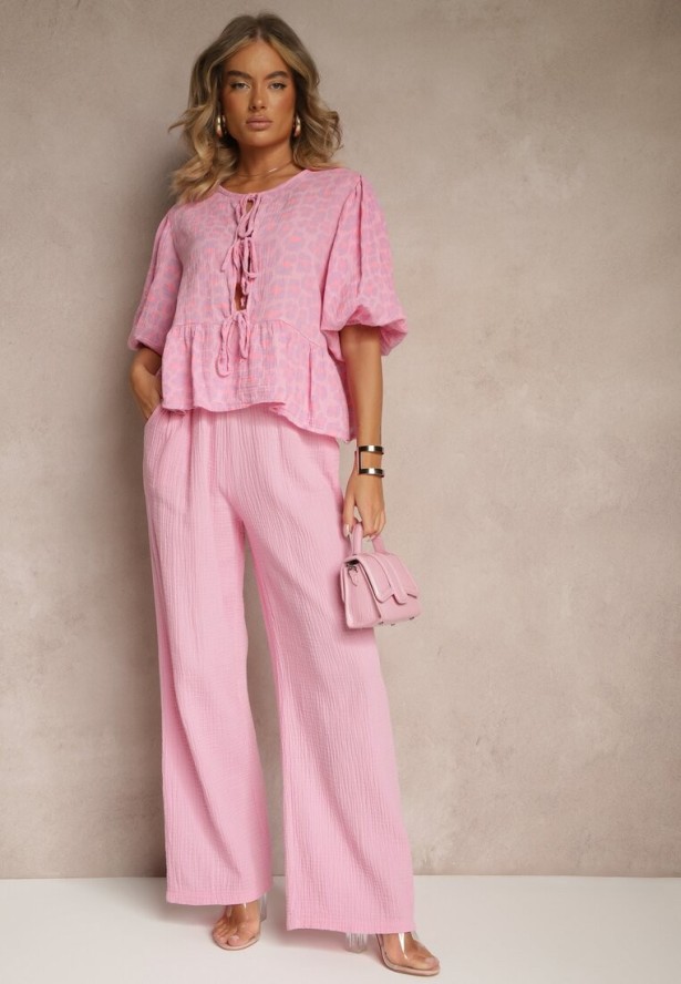 Różowa Bluzka z Bawełny w Prążki Zdobiona Wiązaniem i Falbaną Farettia