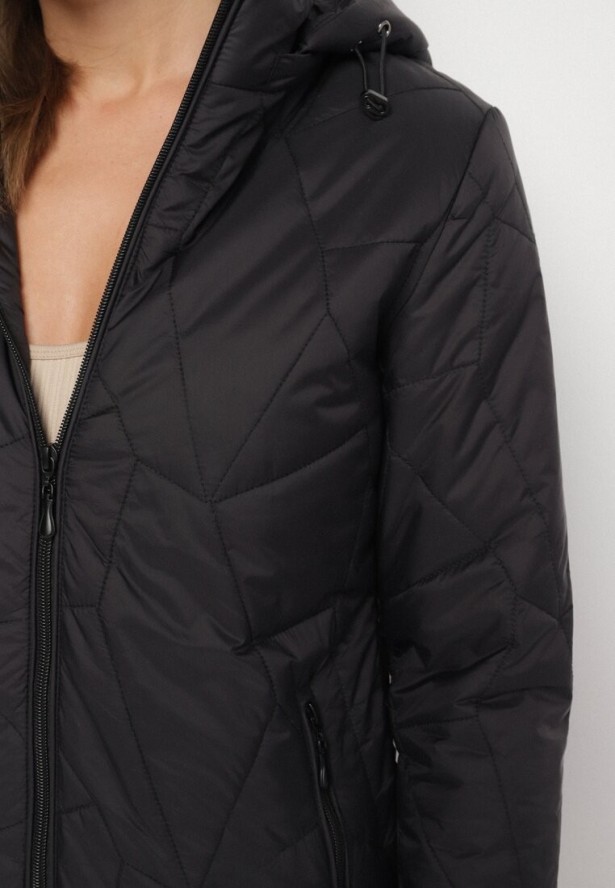 Czarna Pikowana Kurtka Przejściowa z Odpinanym Kapturem Ninorwena