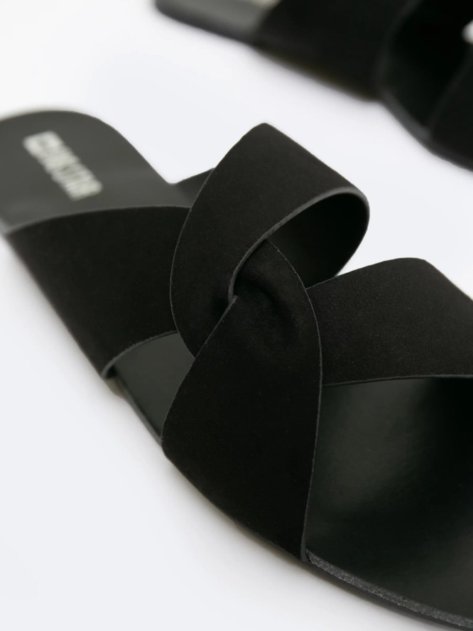 Klapki damskie czarne JJ274519 906