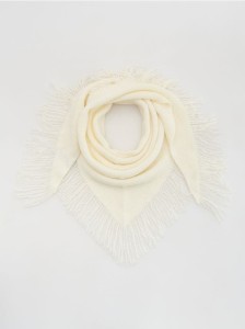 Trójkątny szalik z frędzlami - złamana biel