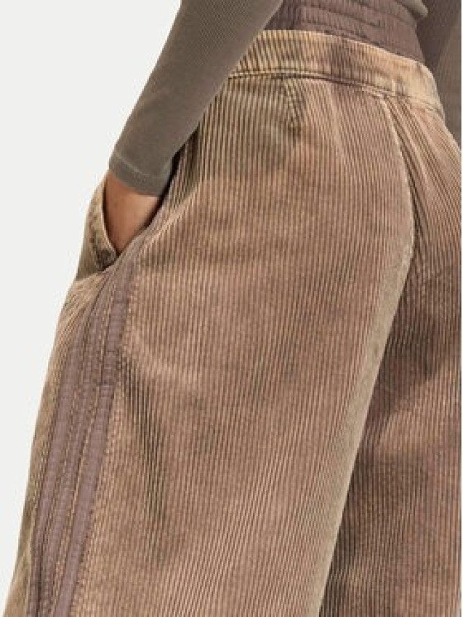adidas Spodnie materiałowe Corduroy Sst KD8782 Brązowy Wide Leg