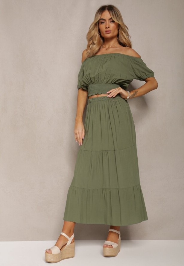 Zielony Letni Komplet z Wiskozy z Rozkloszowaną Spódnicą i Bluzką z Hiszpańskim Dekoltem Rallissa