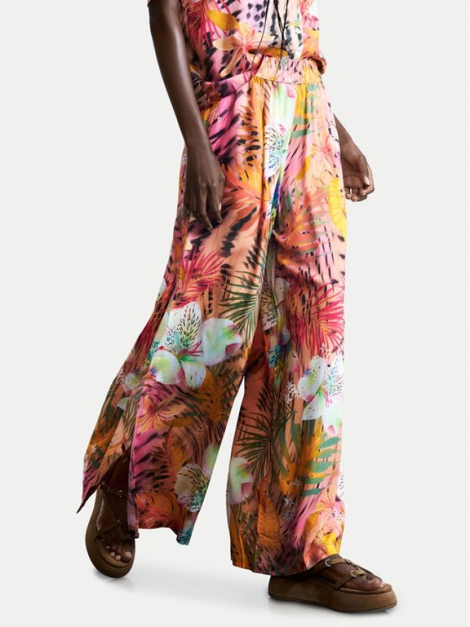 Desigual Spodnie materiałowe Swim Nasau 26SWPW56 Kolorowy Relaxed Fit