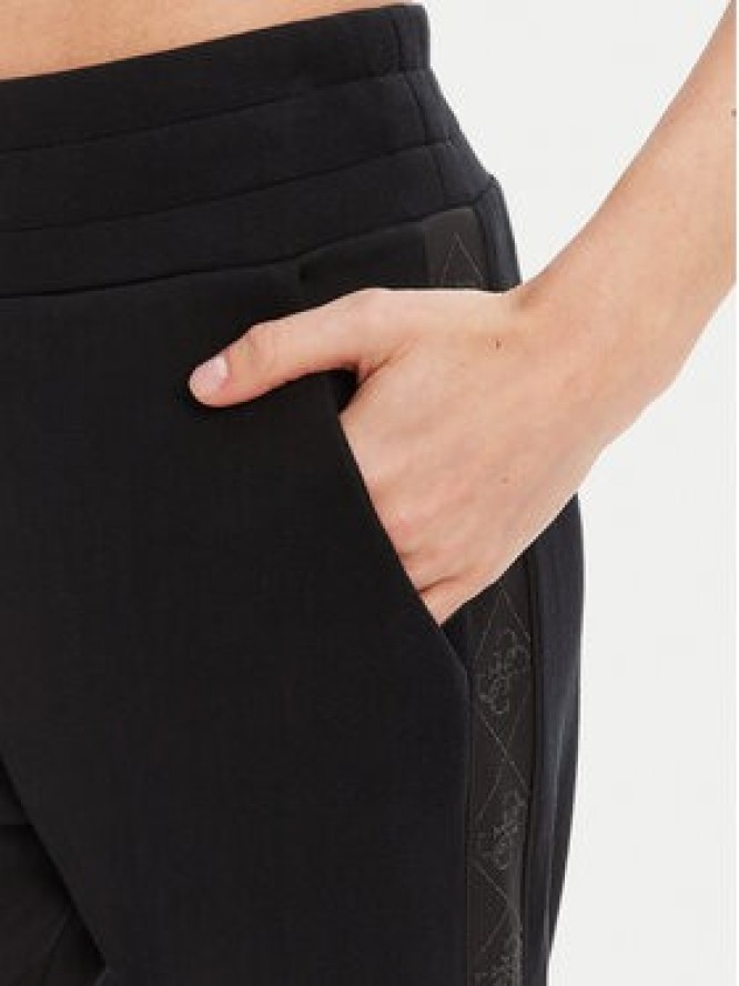 Guess Spodnie dresowe W5YB11 KBYE2 Czarny Regular Fit