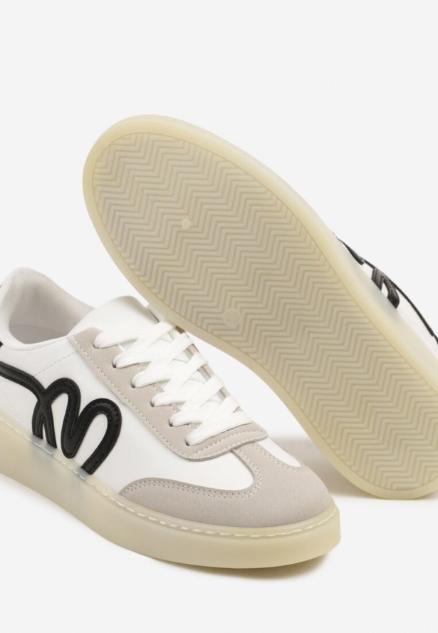 Białe Sneakersy w Stylu Klasycznych Tenisówek z Ozdobną Aplikacją Elddiva