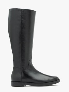 Czarne kozaki z szeroką cholewką