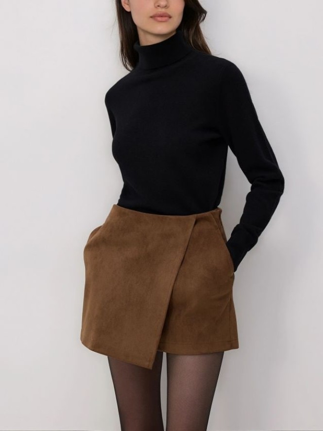 Szorty z zakładką - beżowy