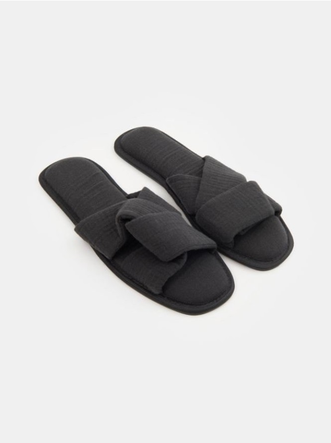 Otwarte muślinowe kapcie - szary