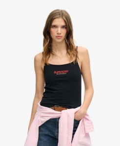 Obcisły top cami z logo odzieży sportowej.