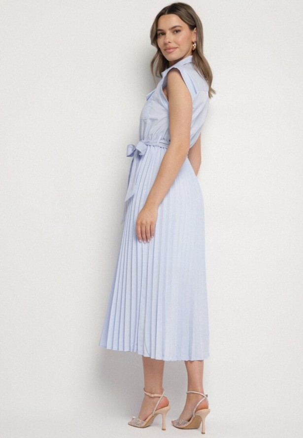 Jasnoniebieska Plisowana Sukienka z Bawełną i Paskiem Lireviere