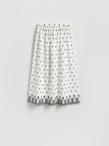 Spódnica z ażurowym haftem - biały