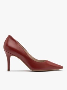 Czerwone czółenka na szpilce