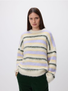 Sweter w paski - wielobarwny