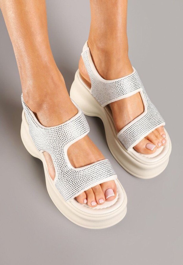 Beżowe Sandały na Grubej Podeszwie Zdobione Cyrkoniami Felidania