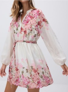 Wzorzysta sukienka mini - wielobarwny