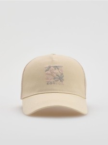 Czapka z daszkiem z haftem - kremowy